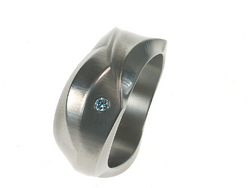 organische titanium ring baluwe diamant
